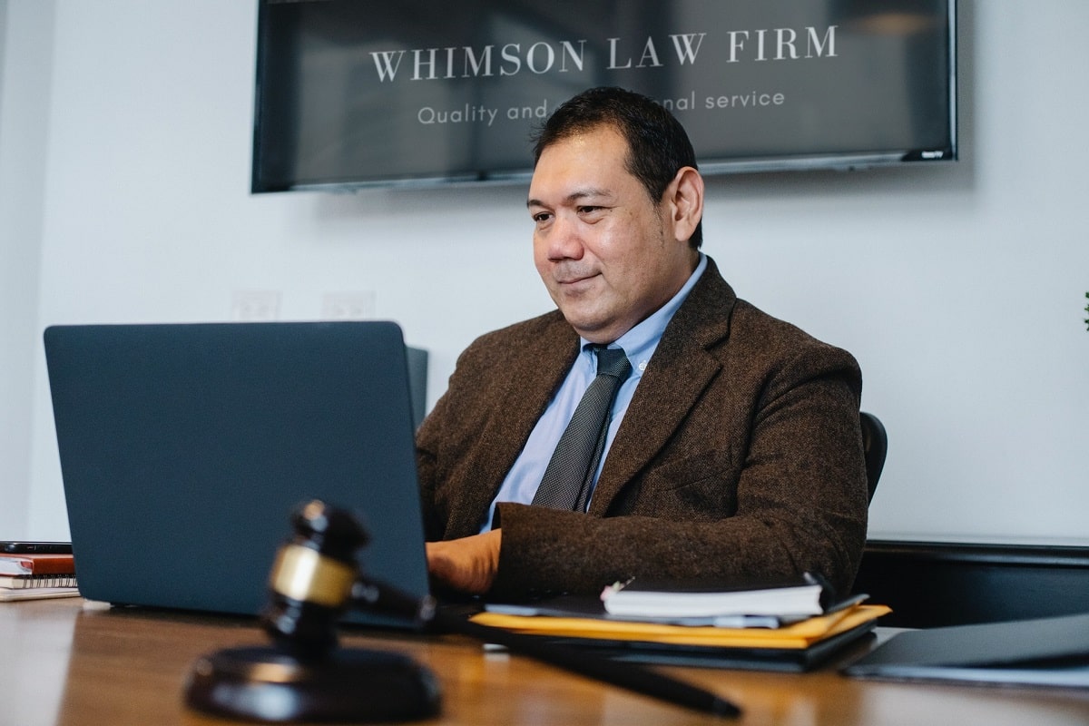 hire a lawyer online
